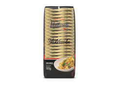 Massa Caseira Famiglia Venturelli Tipo Yakissoba -12x500g